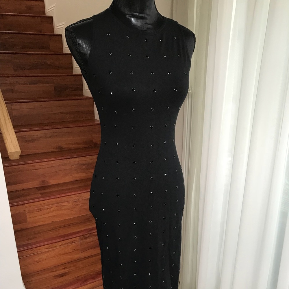 BLACK DRESS WITH FLAT ROUND BEADS